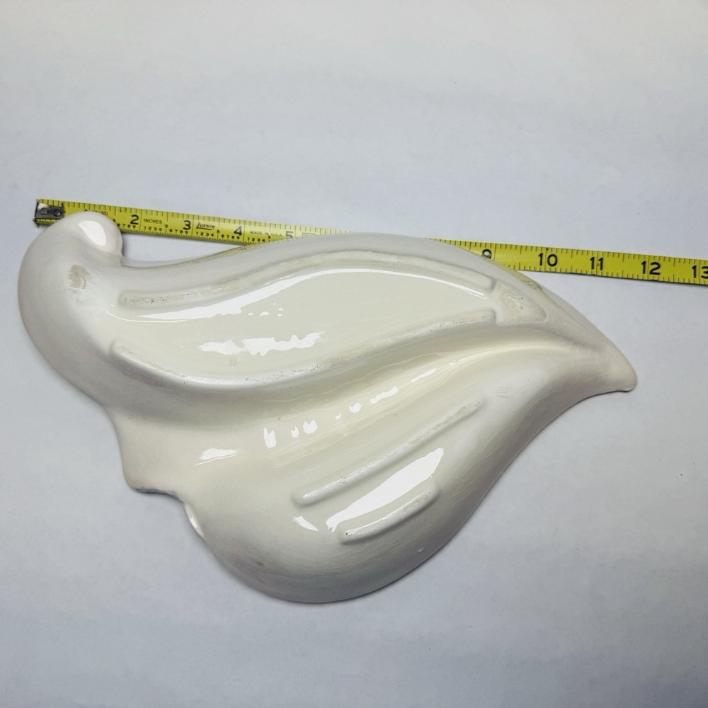 Vintage Mid Century California USA Pottery Leaf Shaped Ashtray Purple & White - Picture 7 of 8